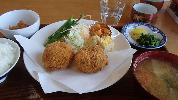 野菜コロッケ定食
